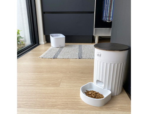 AUTOMATIC PET FEEDER TALAKONA AUTOMATIC PET FEEDER TALAKONA