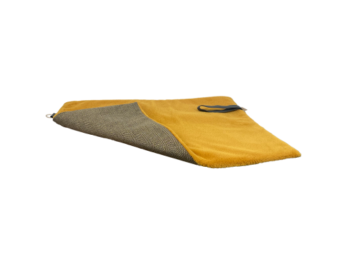 TRAVEL MATE MOUSTACHES CHEVRON JAUNE 120X80CM TRAVEL MATE MOUSTACHES CHEVRON JAUNE 120X80CM